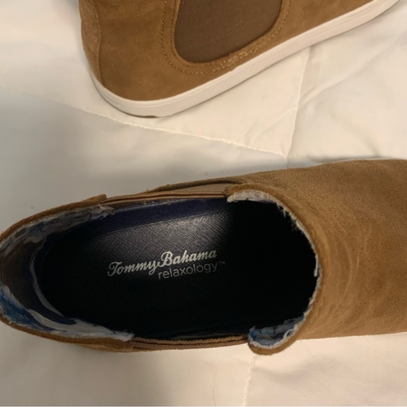 Tommy Bahama Relaxology Ankle Boot - Picture 4 of 6
